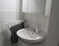 Monteurzimmer: Waschbecken mit Spiegel - Wruck,bei alf und inge