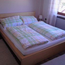 Monteurzimmer: Schlafzimmer mit Doppelvett - FeWo Gleiss Rieneck