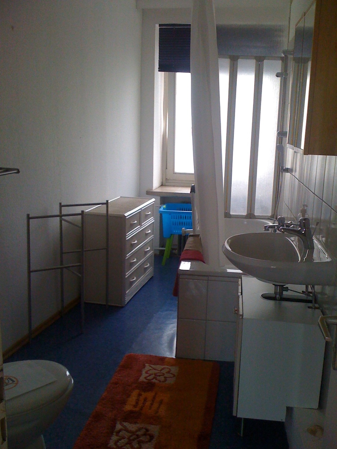 Monteurzimmer: Badezimmer mit Dusche - Zimmervermietung an der Messe