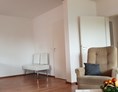 Monteurzimmer: Wohn-Essbereich - Wohnung S8 Monteure/Messe/Familien 