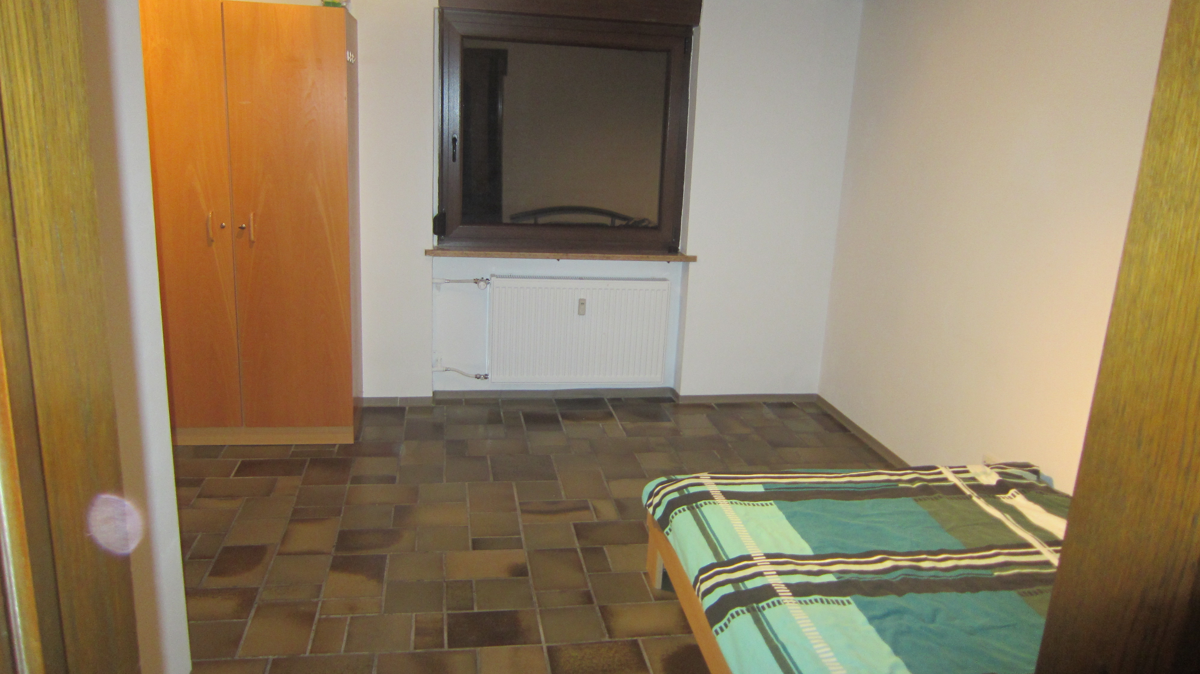 Monteurwohnung - TV - Plauen - Zimmer - Hero Zimmer