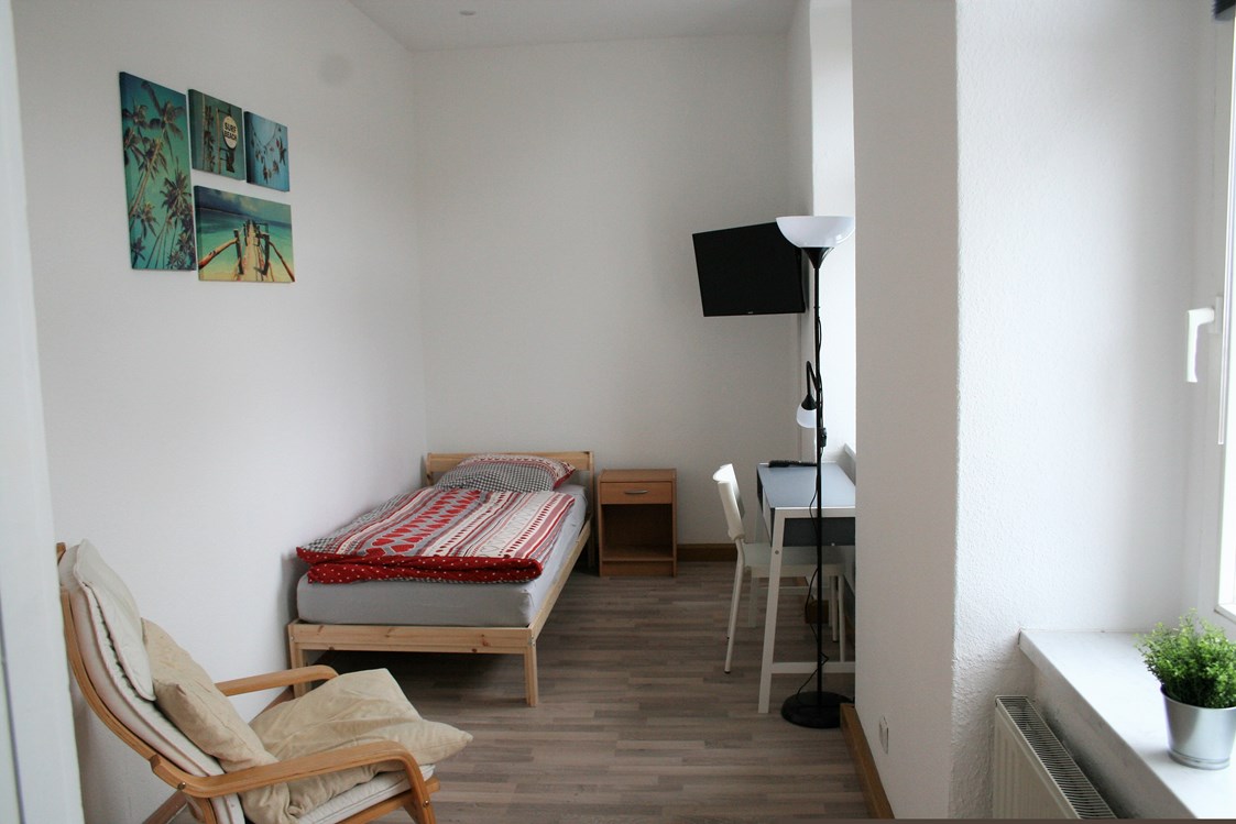 Monteurzimmer: schönes Einzelzimmer mit WLAN und Fernseher - McGoodnight, freies WLAN, Waschmaschine ab 13,95 €