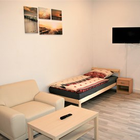 Monteurzimmer: modern eingerichtete Zimmer - McGoodnight, freies WLAN, Waschmaschine, ab 13,95 € / p.P.